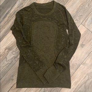 Lululemon long sleeve swiftly crew
